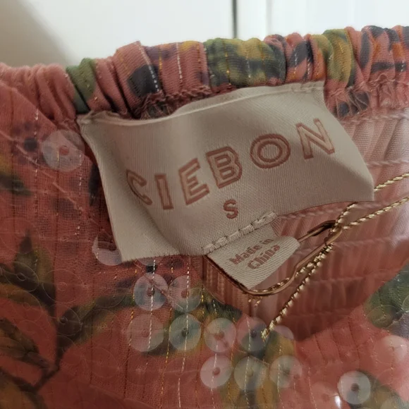 Elegant Pink Floral Camisole - Picture 6 of 6